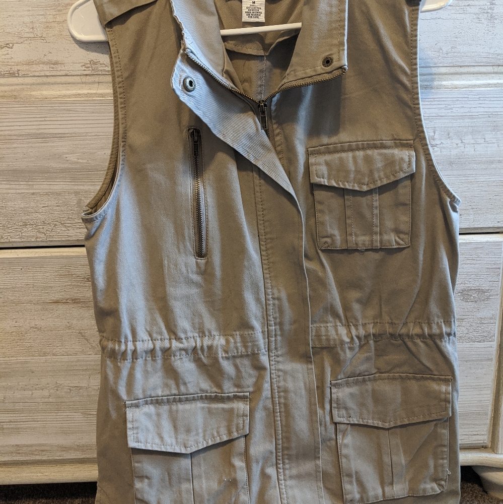 Cute khaki safari-style vest